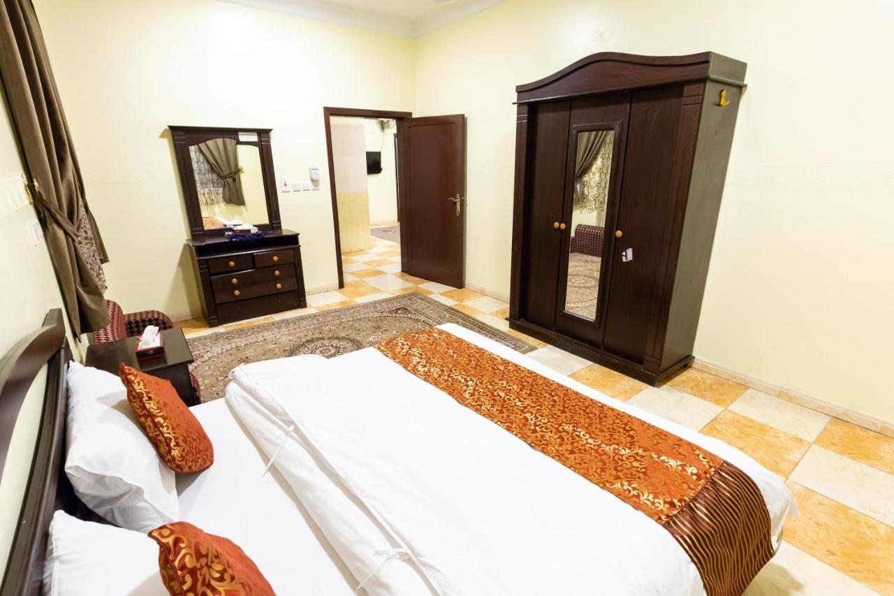 Al Eairy Furnished Apartments - Al Bahah 3 エクステリア 写真
