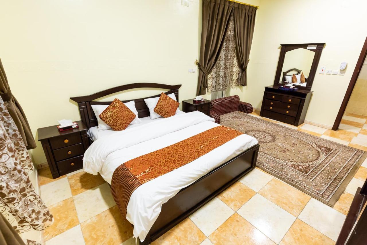 Al Eairy Furnished Apartments - Al Bahah 3 エクステリア 写真
