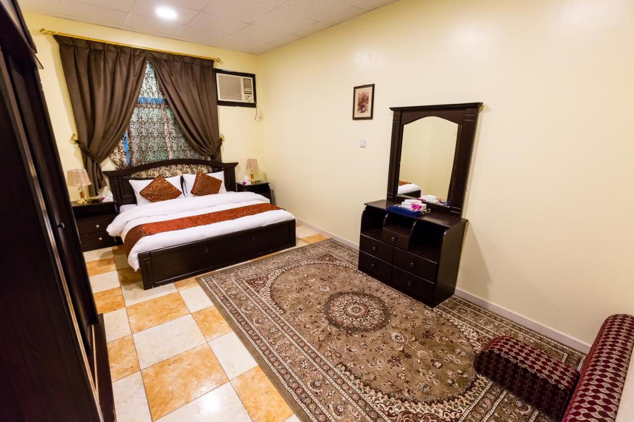Al Eairy Furnished Apartments - Al Bahah 3 エクステリア 写真