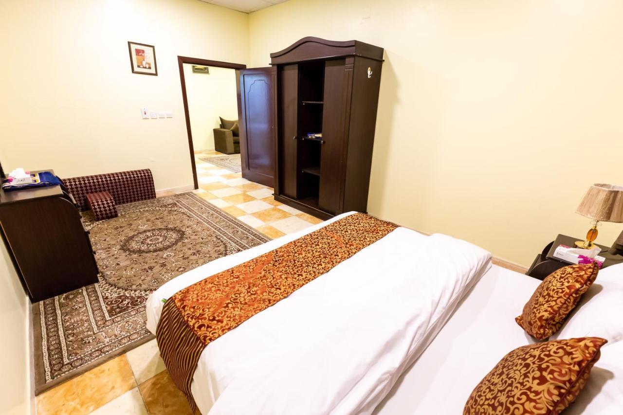 Al Eairy Furnished Apartments - Al Bahah 3 エクステリア 写真