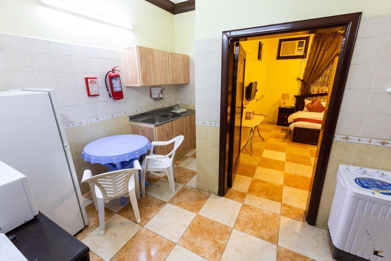 Al Eairy Furnished Apartments - Al Bahah 3 エクステリア 写真